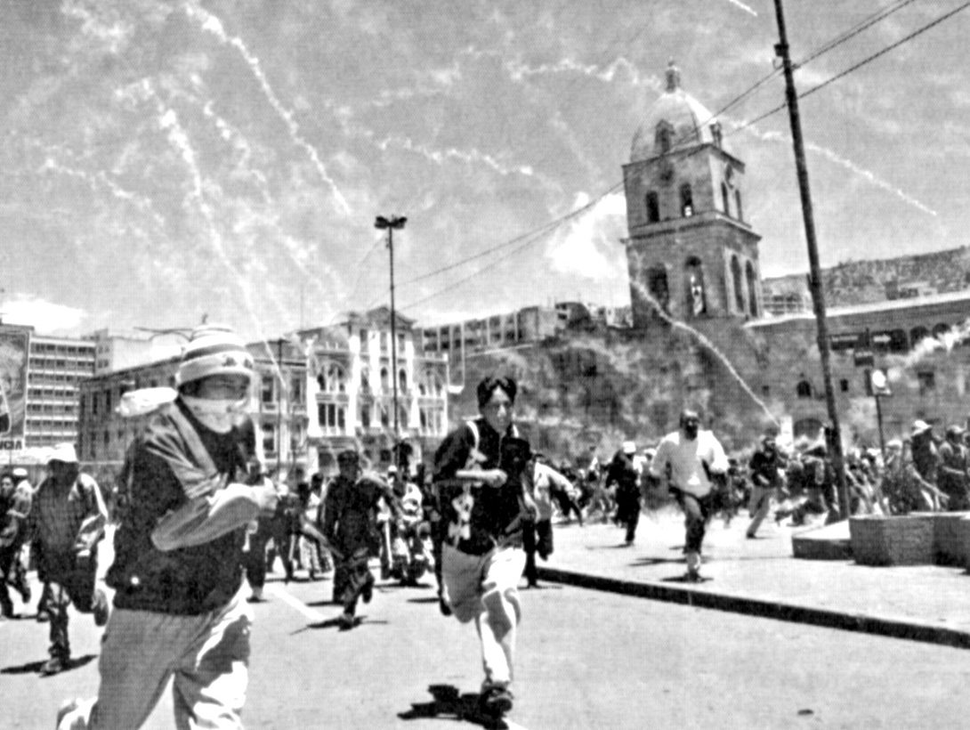 Protestors in La Paz Ran to Escape the Teargas Fired at Them by the Military