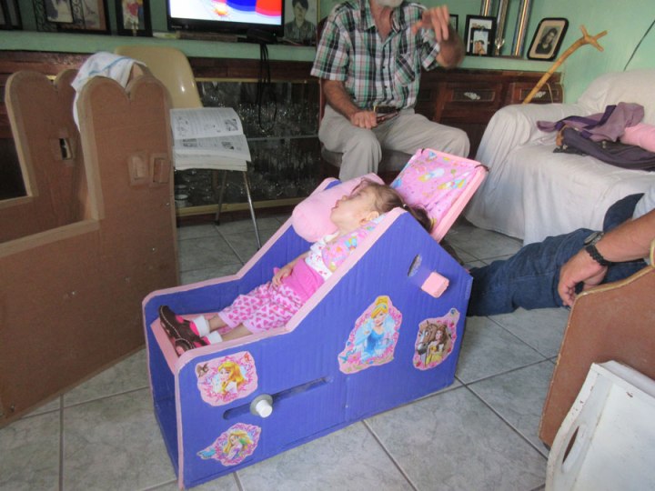 Lupita has spina bifida and hydrocephalus. With her enlarged head she has to spend a lot of time lying down. So her seat can be fully and easily adjusted from a sitting to a lying position.