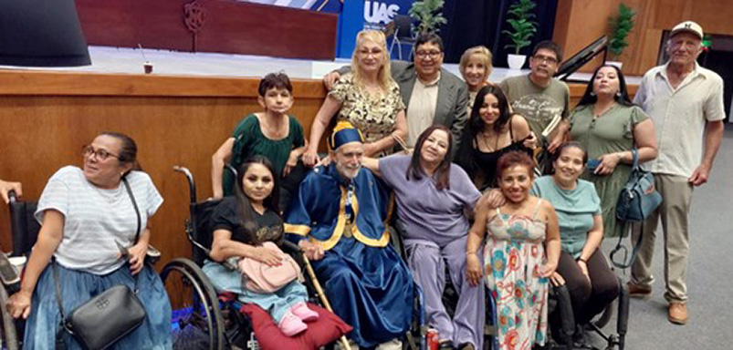 Lots of disabled people, volunteers, and old friends who have long been part of the PROJIMO family came to the event, some from far away. This core group stayed for hours after the event, to exchange memories and share experiences.